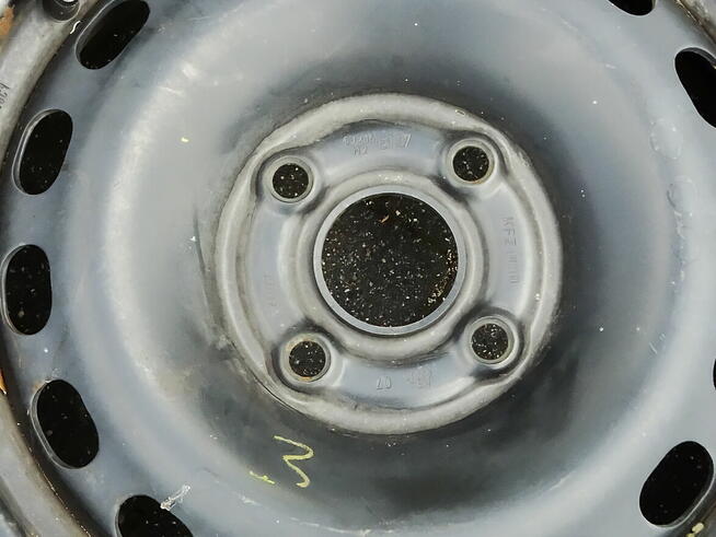 Felgi stalowe 6Jx15H2 ET37 4x108 osadzenie 57 mm.