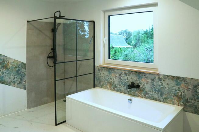 Nowoczesny dom nad jeziorem