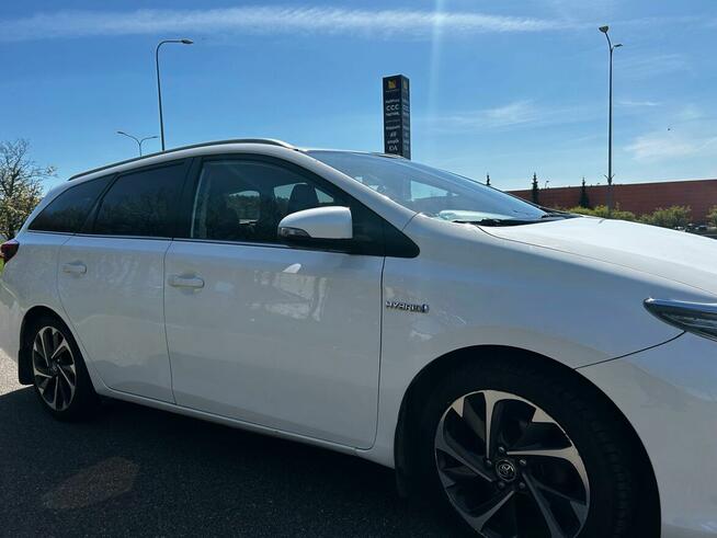 Toyota Auris hybrid Kombi 2015r LPG