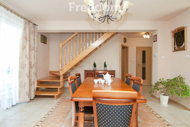 Dom w Chełmie z poddaszem użytkowym, działka 24a.