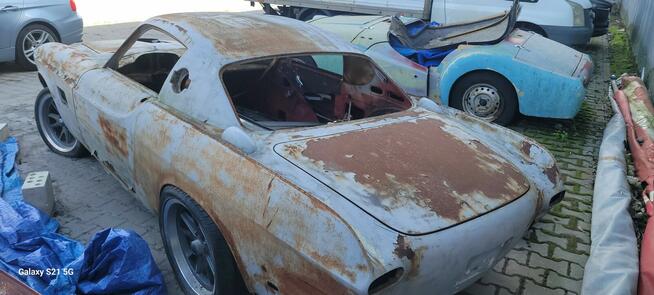 Volvo P1800 triumph TR 3 ford Mustang v8