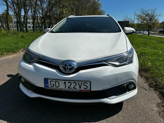 Toyota Auris hybrid Kombi 2015r LPG