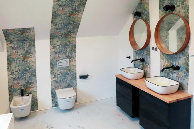 Nowoczesny dom nad jeziorem