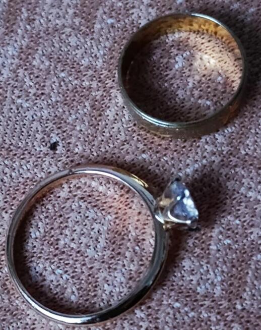 Wyprzedamy biżuterie , medale i różne AKCESORIA rytualne