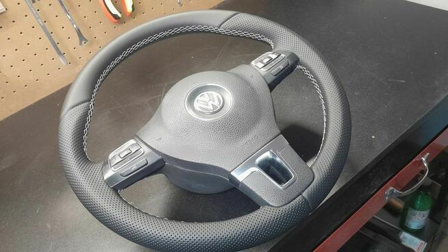 Obszywanie kierownic, tapicer samochodowy