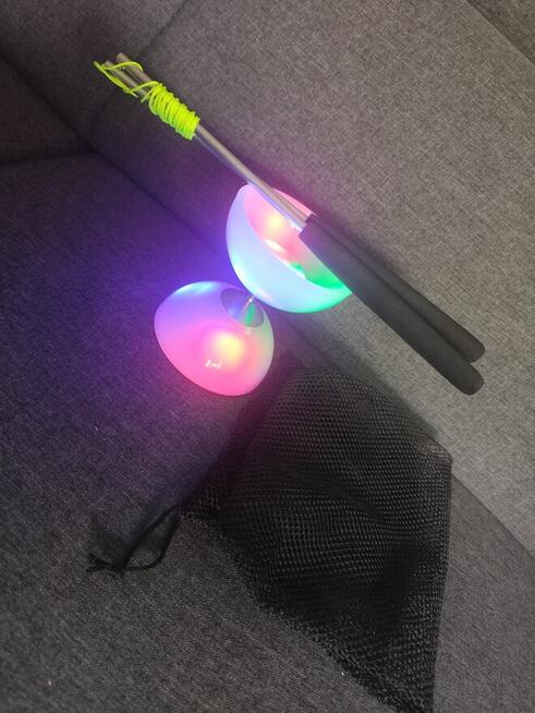 Diabolo świecaca gra zręcznościowa