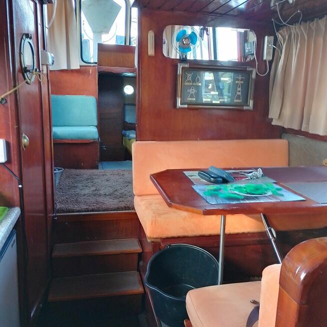 Jacht Motorowy Cascaruda 980 z miejscem postojowym (marina)