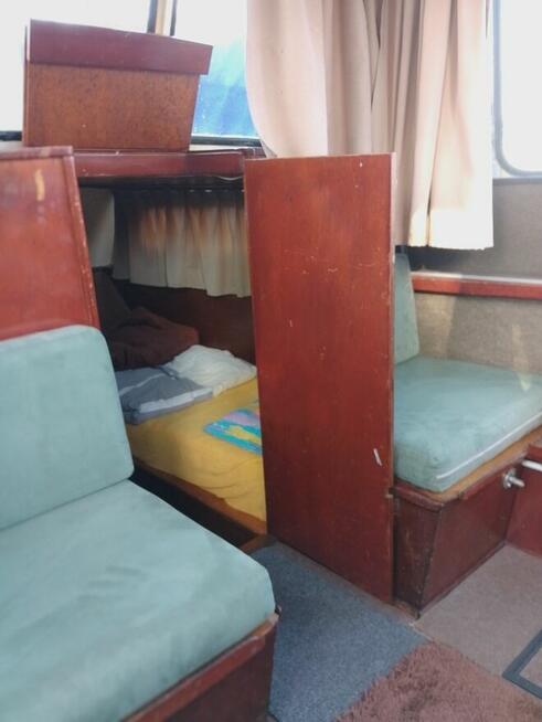 Jacht Motorowy Cascaruda 980 z miejscem postojowym (marina)