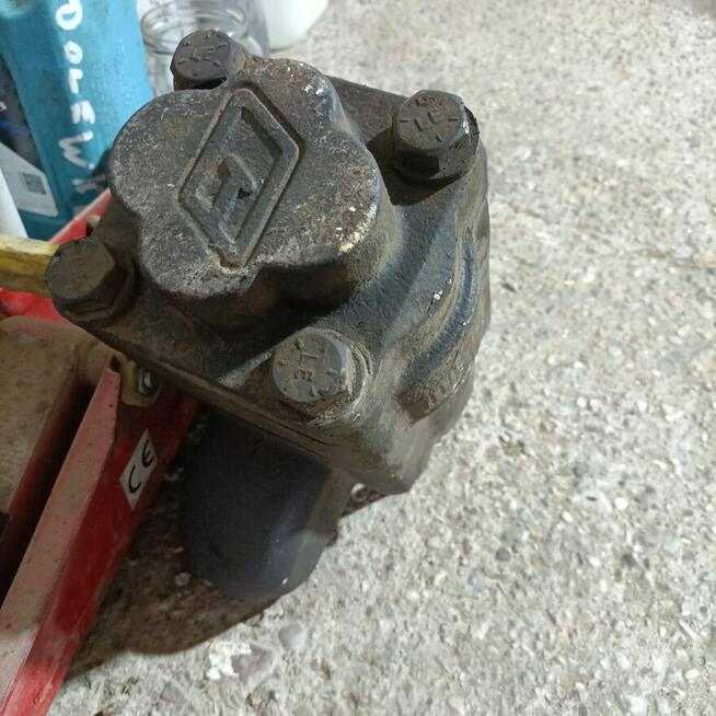 Sprzedam pompę hydrauliczną