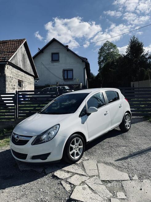 Opel Corsa 1.2 benzyna • 2010 • 111 Edition • 2 kpl opon