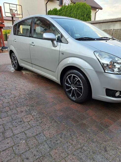 Samochód Toyota Corolla Verso