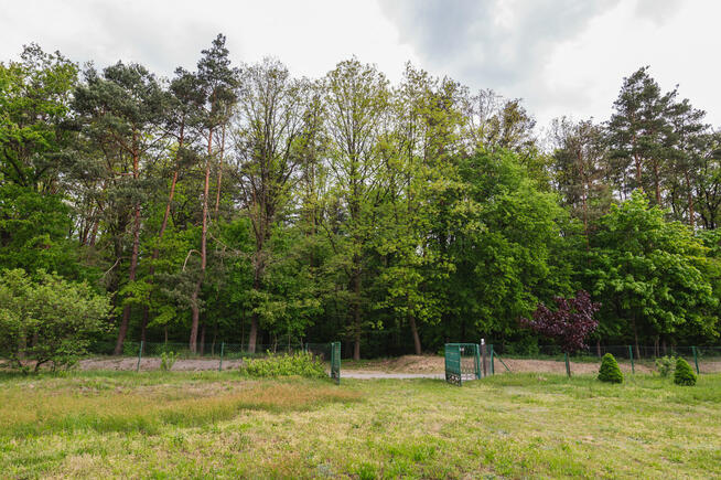 Działka 16,6 ar z budynkiem gospodarczym i stodołą