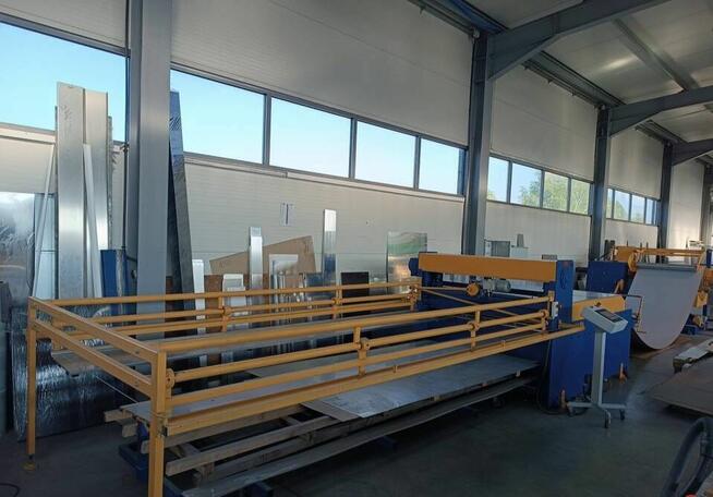 Linia do rozwijania blach w kręgach, prostowania i cięcia