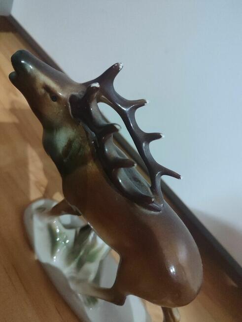 Figurka porcelanowa sygnowana jeleń