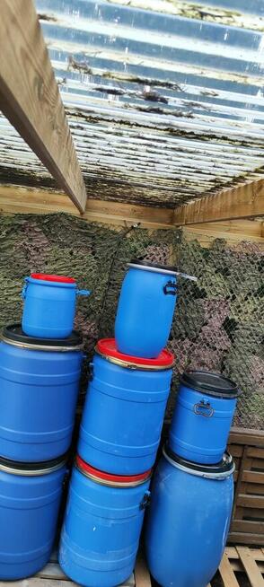 Sprzedam pojemniki, beczki plastikowe.