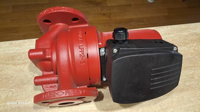 Sprzedam nową pompę obiegową Grundfos UPS 32-30F z modułem.