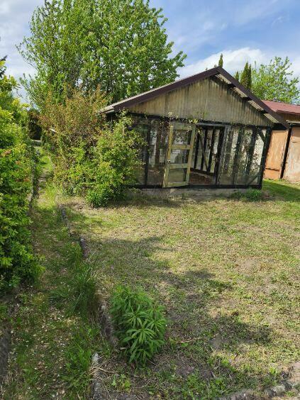 Sprzedam działkę ROD na Narewskiej z domkiem.