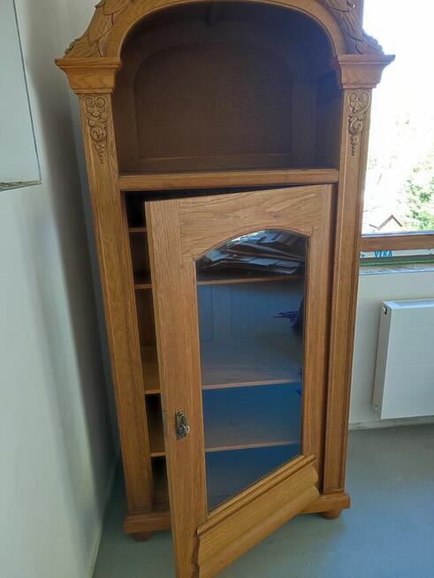 Dębowa witryna z Danii