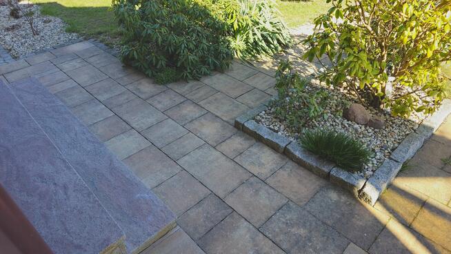 Profesjonalne mycie kostki brukowej