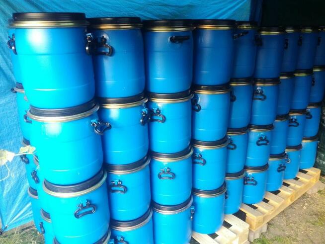 Sprzedam beczki, pojemniki, szczelne pojemność ok. 20 l.