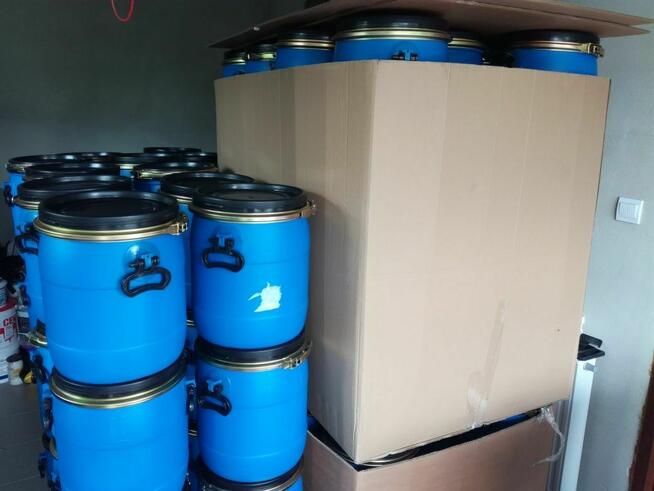 Sprzedam beczki, pojemniki, szczelne pojemność ok. 20 l.