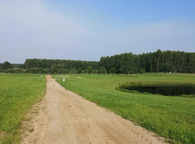 Działki budowlane w Kretowinach nad jeziorem Narie.