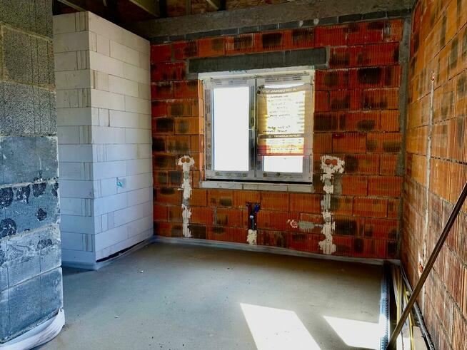 Nowoczesny parterowy dom dla rodziny + poddasze użytkowe 57m