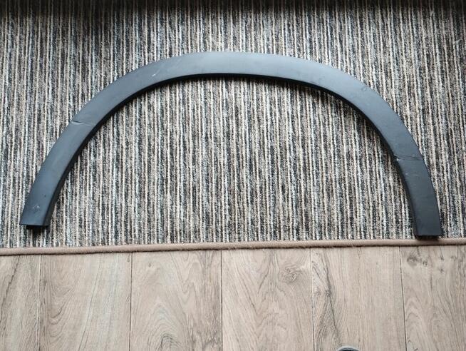 Listwa tylna od lewego nadkola GLA