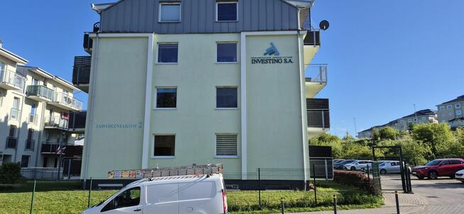 Mecie dachu i elewacji