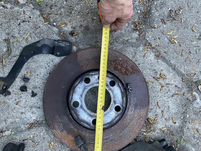 Vw Passat 1.9 TDi kombi na poszczególne czesci