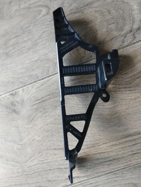 Ślizg prawy do tylnego zderzaka GLA