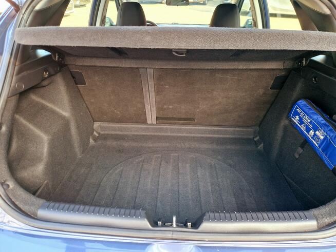 Hyundai i30 Serwis ASO. Światła Ledowe do jazdy dziennej