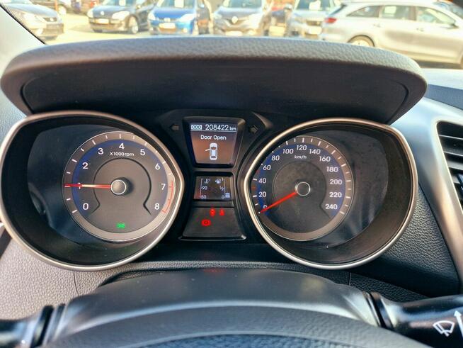 Hyundai i30 Serwis ASO. Światła Ledowe do jazdy dziennej