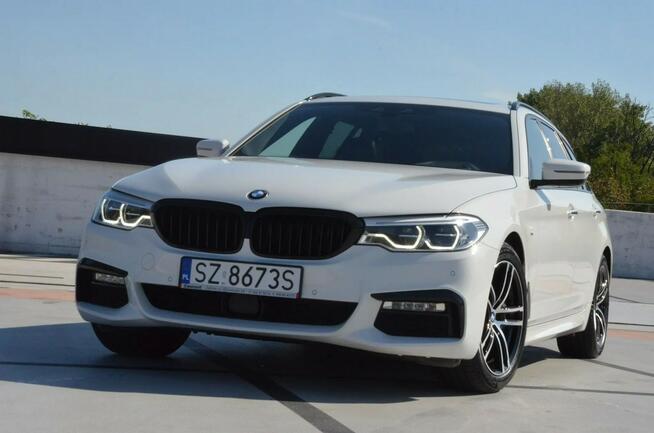BMW M550i 252 KM xDrive M Sport Panorama/ Kamera/ Full LED/Skóra/Head Up/Hak