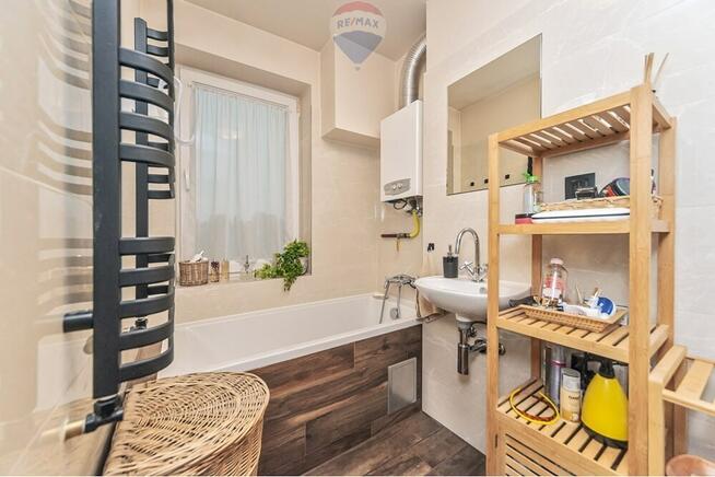 BLACK WEEKS - Dom lub biuro z dużym ogrodem