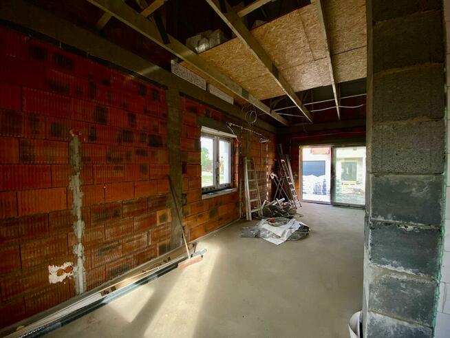 Nowoczesny parterowy dom dla rodziny + poddasze użytkowe 57m