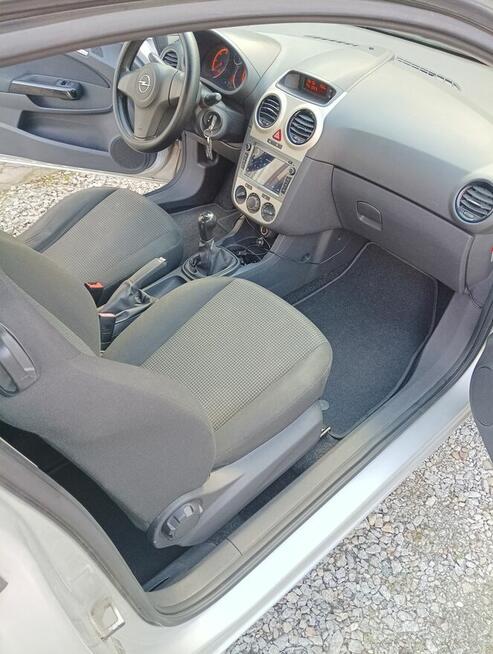 Opel Corsa 1.3 CDTI 2009r 144 tys. km diesel srebrny metalik