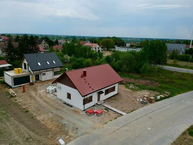 Nowoczesny parterowy dom dla rodziny + poddasze użytkowe 57m