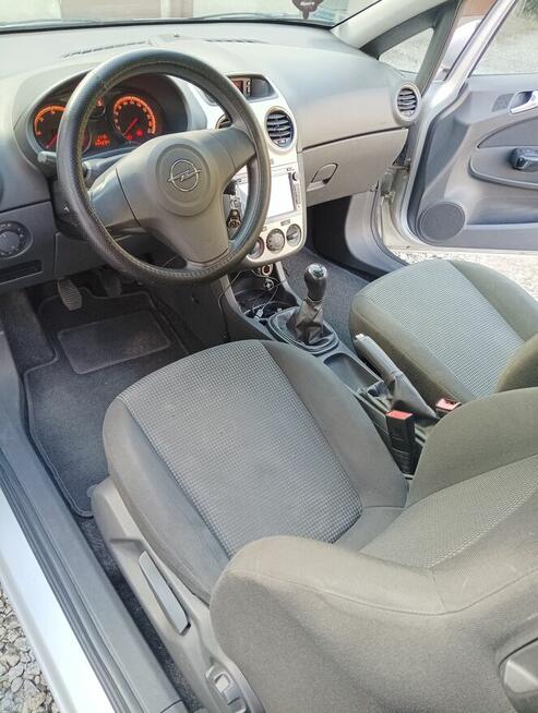 Opel Corsa 1.3 CDTI 2009r 144 tys. km diesel srebrny metalik