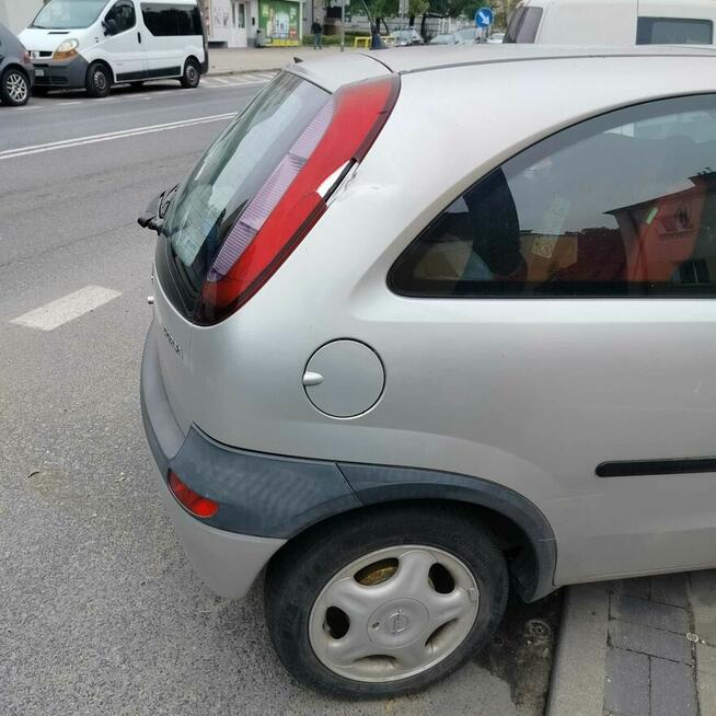Syndyk sprzeda udział ½ w samochodzie Opel Corsa 2001