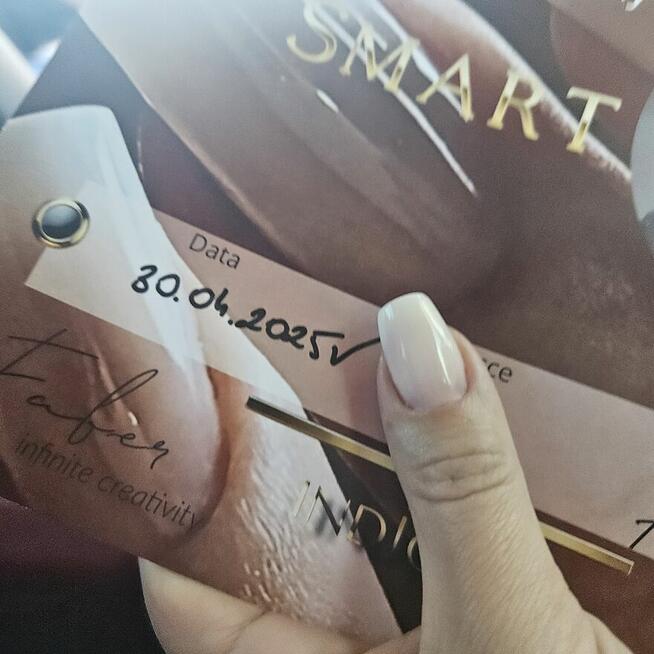 Modelka na paznokcie