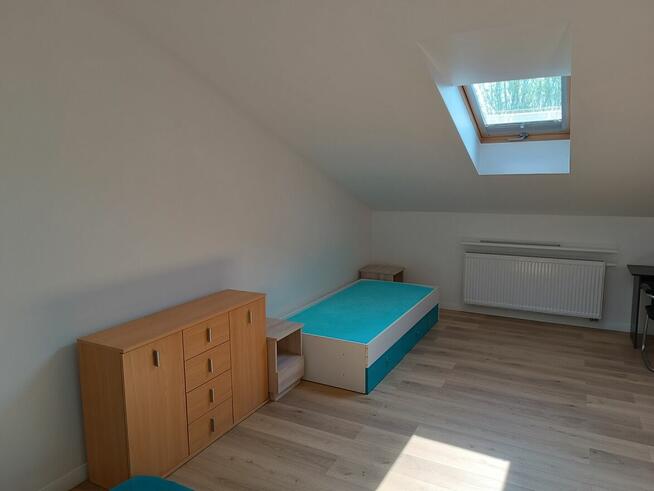 Pokój na poddaszu w domu wolno stojącym do wynajęcia
