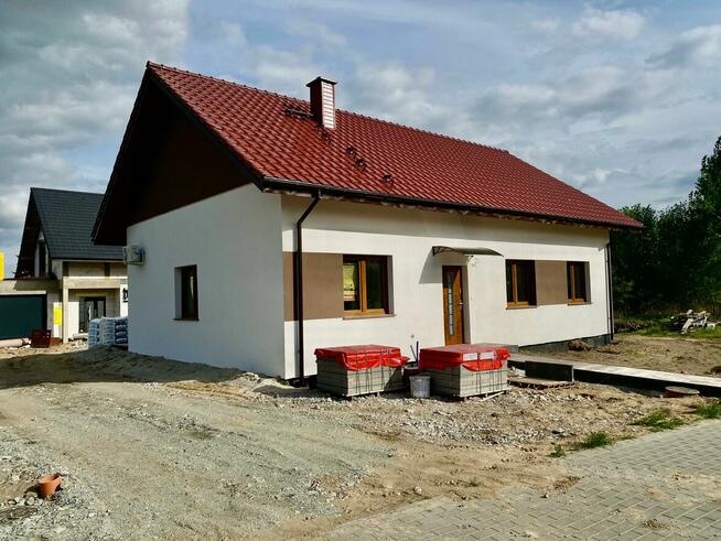 Nowoczesny parterowy dom dla rodziny + poddasze użytkowe 57m