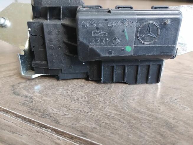 Zamek od tylnej klapy GLA