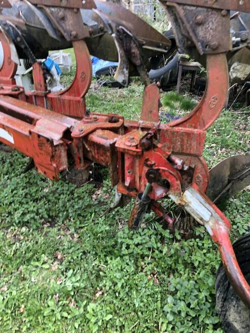 Pług obrotowy 4 skibowy Gregoire Besson