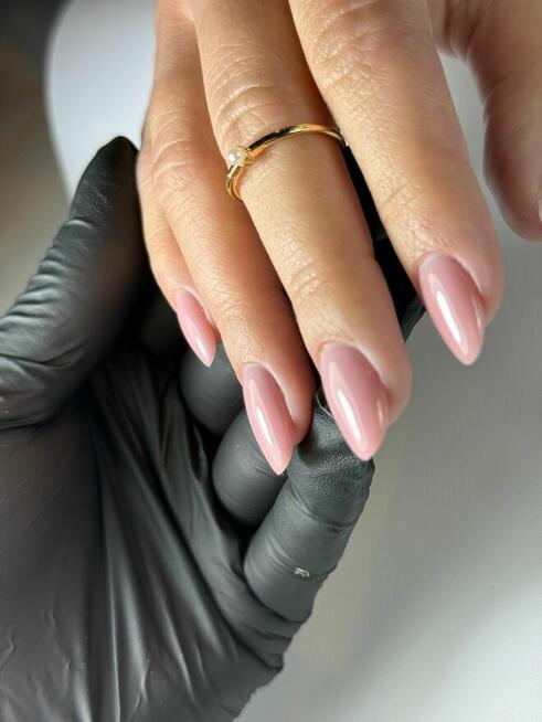 Modelka na paznokcie