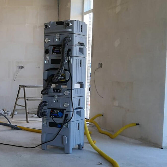 Osuszanie po zalaniu osuszacz powietrza budowlany wynajem