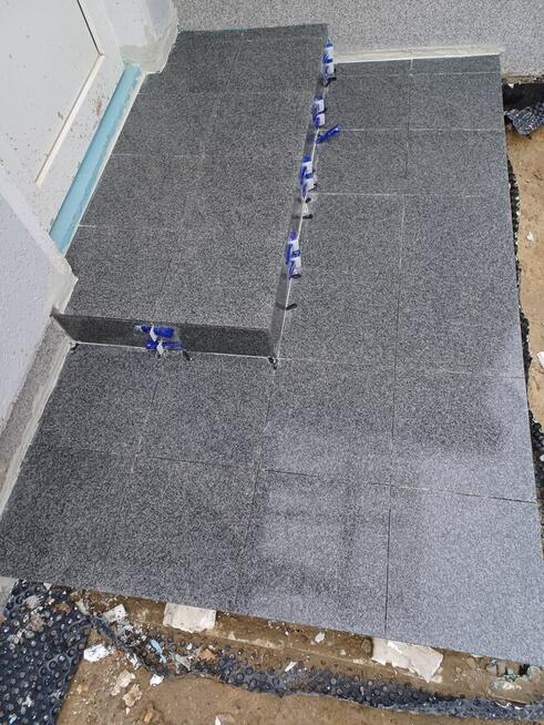 REMONTY MIESZKAŃ DOMÓW