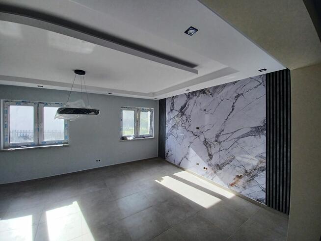 REMONTY MIESZKAŃ DOMÓW