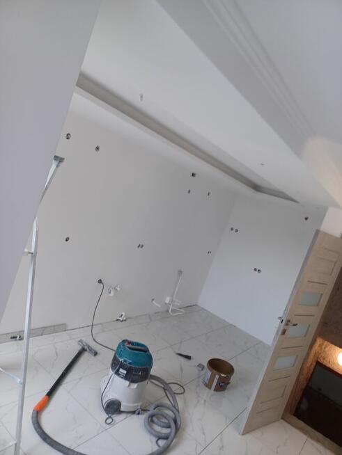 REMONTY MIESZKAŃ DOMÓW